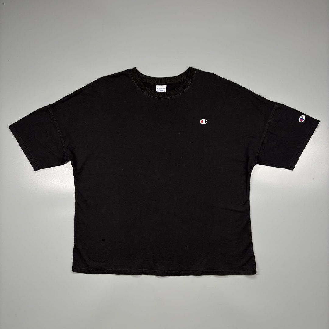 Champion Logo Backscript (Category: Activewear) located in Cavite. Submitted by onebeancent (Listing ID 1468479734, Image 2). Description: Size: Large to XL (Boxy Fit) Dimension: 24" Width | 26" Length Color: Black Color Rate: 10/10 Issue: None Condition: Almost New‼️ Price: 550php Additional Shipping Fee (J&T Small Pouch) 75php Luzon 100php visayas 120php mindanao.