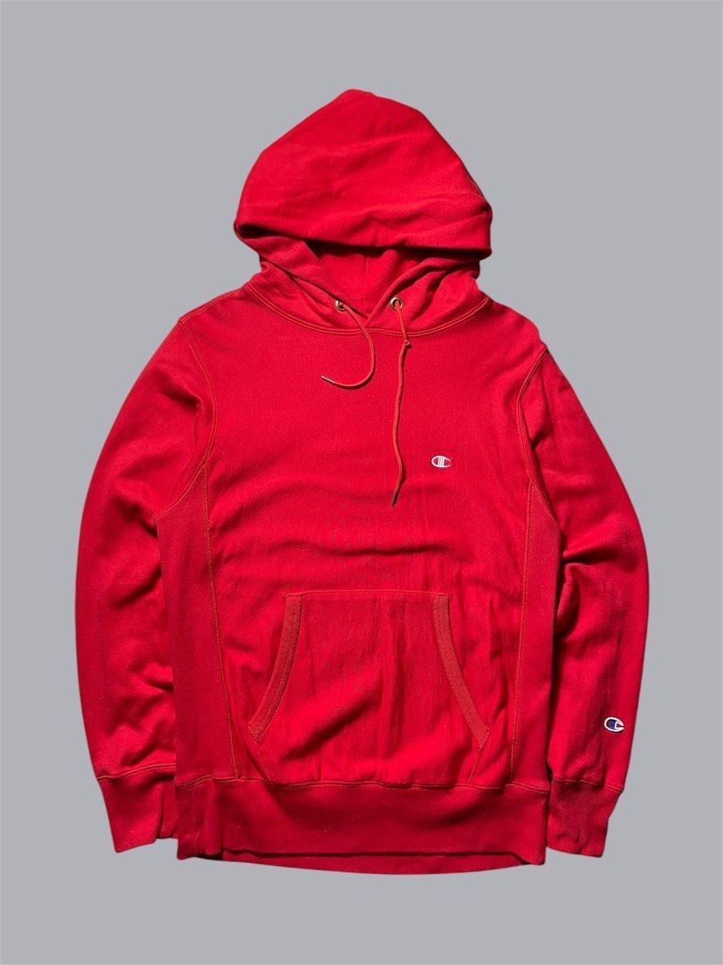Champion Reverse Weave Hoodie Red (Category: Hoodies) located in Caloocan City. Submitted by renowear (Listing ID 1468287765, Image 1). Description: Champion Reverse Weave Hoodie Red Excellent Condition Color Rate: 9.5/10 Issue: Dumi Measurements • Width: 20 • Length: 28 Price: 650 obo DM IF INTERESTED📥.