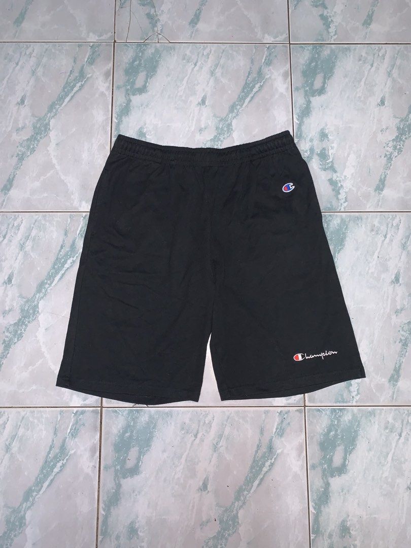 Champion reverse weave sweat short (Category: Shorts) located in Pasig City. Submitted by thriftnflip1600 (Listing ID 1468463472, Image 1). Description: XL on tag Width: 15.5” Length: 20.5” Leg opening: 11.5” Color rate: 9+/10 Condition: 9+/10 No issue/s.