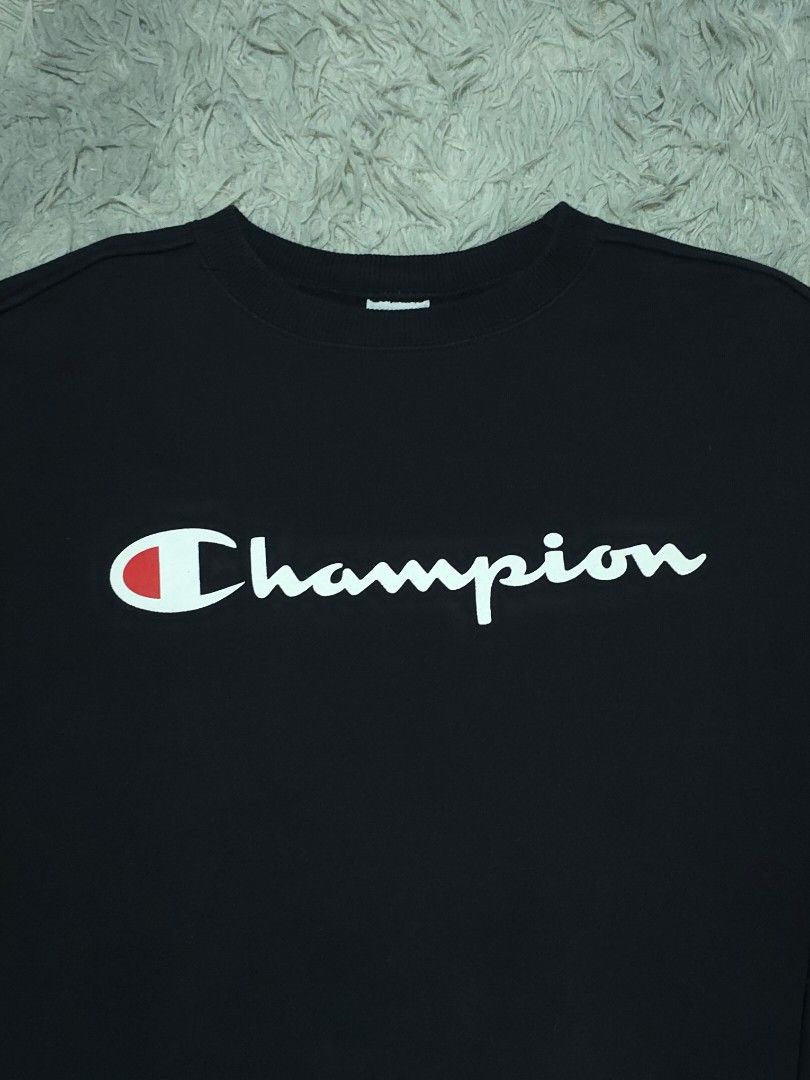 Champion Spellout Black Pullover (Category: Tshirts & Polo Shirts ) located in Abulug. Submitted by humanwhosellthings (Listing ID 1468445697, Image 2). Description: ✅️Size Medium ✅️20W x 24L ✅️Like New Condition ✅️No issue.