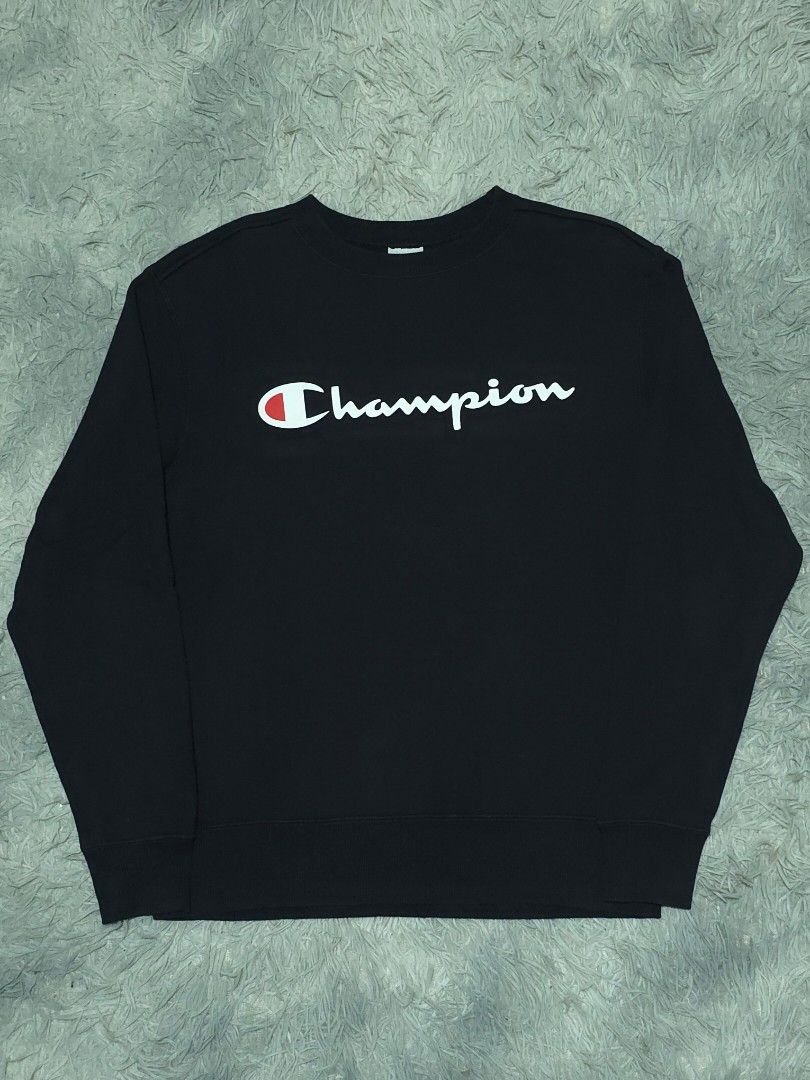 Champion Spellout Black Pullover (Category: Tshirts & Polo Shirts ) located in Abulug. Submitted by humanwhosellthings (Listing ID 1468445697, Image 1). Description: ✅️Size Medium ✅️20W x 24L ✅️Like New Condition ✅️No issue.