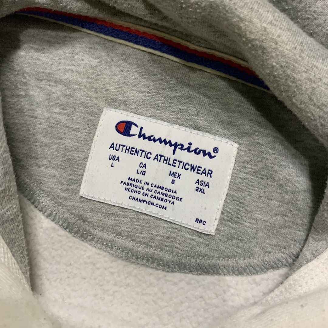 CHAMPION SCRIPT PULLOVER HOODIE (Category: Coats, Jackets and Outerwear) located in Puerto Princesa. Submitted by kelvinfabr75674 (Listing ID 1468396950, Image 3). Description: Size L 24 width 27.5 length NO ISSUE needwash EXCELLENT CONDITION Color rate 10📌.