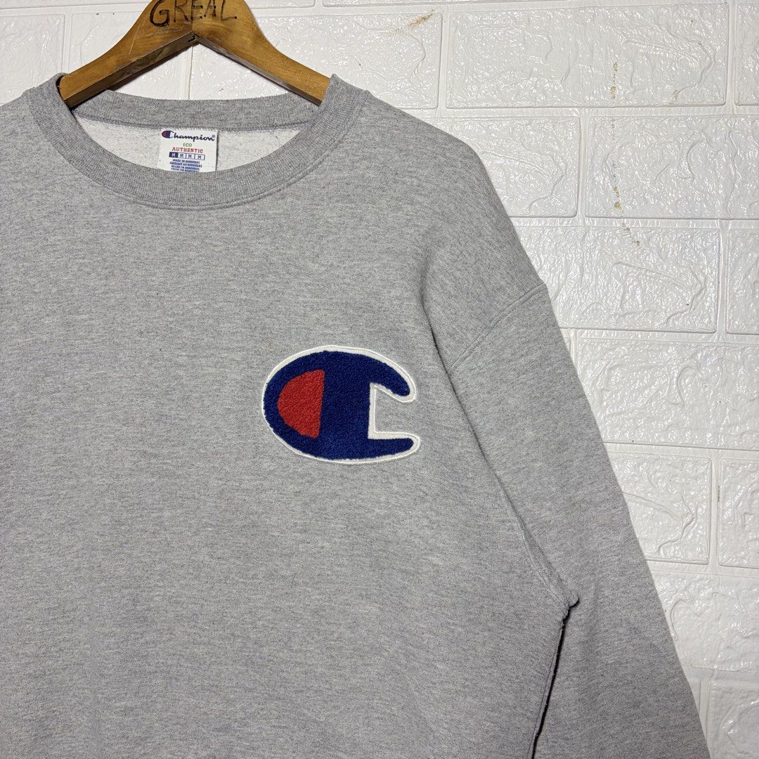 Champion Sweater (Category: Hoodies) located in Palompon. Submitted by paulrojas13 (Listing ID 1468298468, Image 3). Description: Size: Medium (on tag), fits Large Dimensions: 22 x 28 Condition: As New Color Rate: 9.9/10 Issue: None .