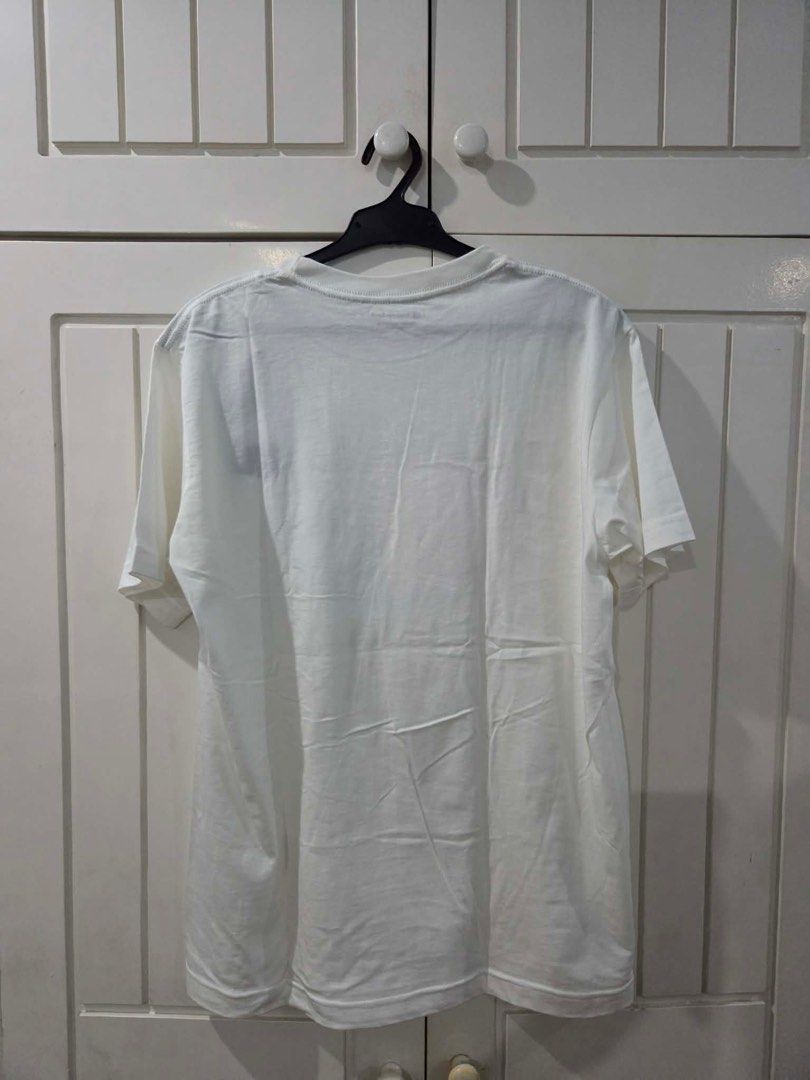 Champion White T-Shirt with Big Logo (Category: Tshirts & Polo Shirts ) located in Muntinlupa City. Submitted by booterin0 (Listing ID 1468356708, Image 2). Description: Authentic Champion logo t-shirt Size: XL (men’s) Condition: brand new; never used. Price: ₱1,190 (negotiable + can bundle with other items) RFS: decluttering Payment via GCash or bank transfer. Delivery shouldered by buyer 💌 Message me if interested!.