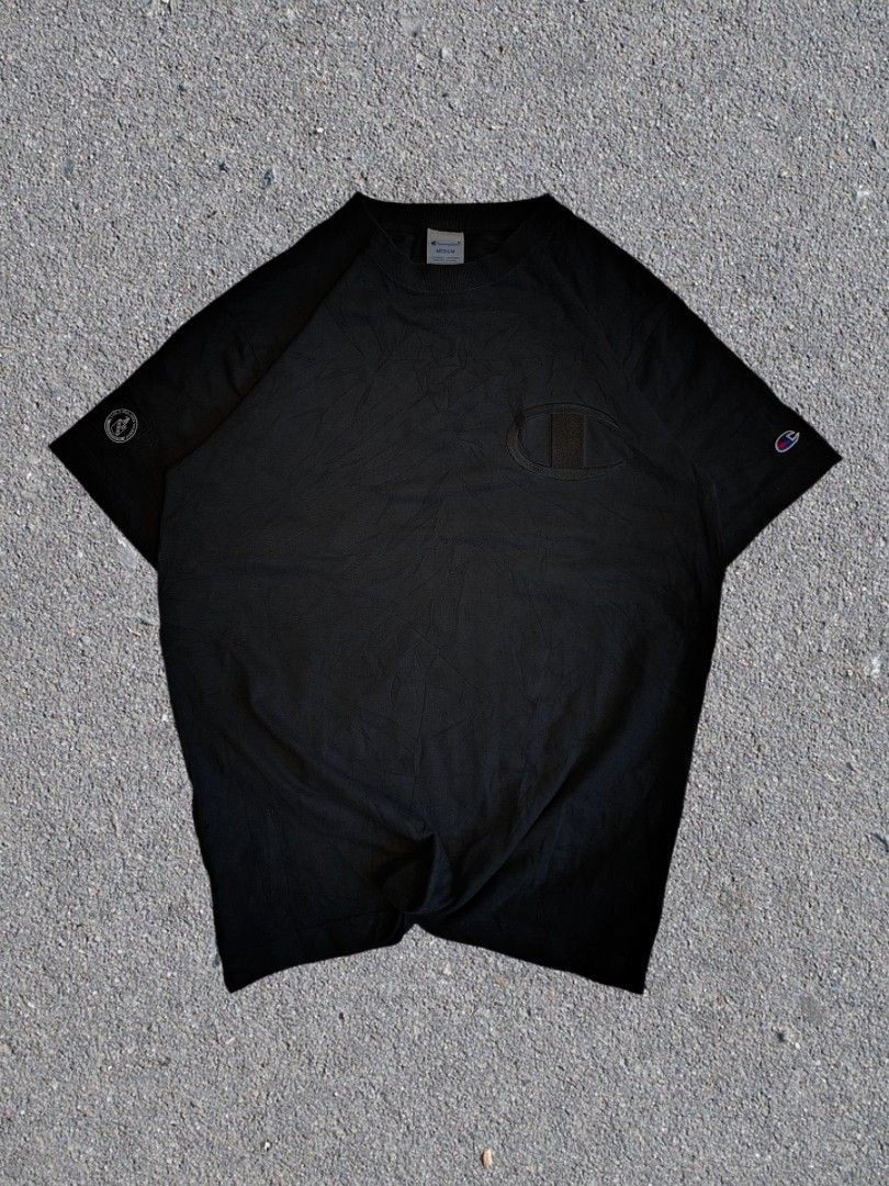 Champion x IZ-XO4-ARMY (Category: Tshirts & Polo Shirts ) located in Kadingilan. Submitted by wamport_thrifting (Listing ID 1468357120, Image 1). Description: .