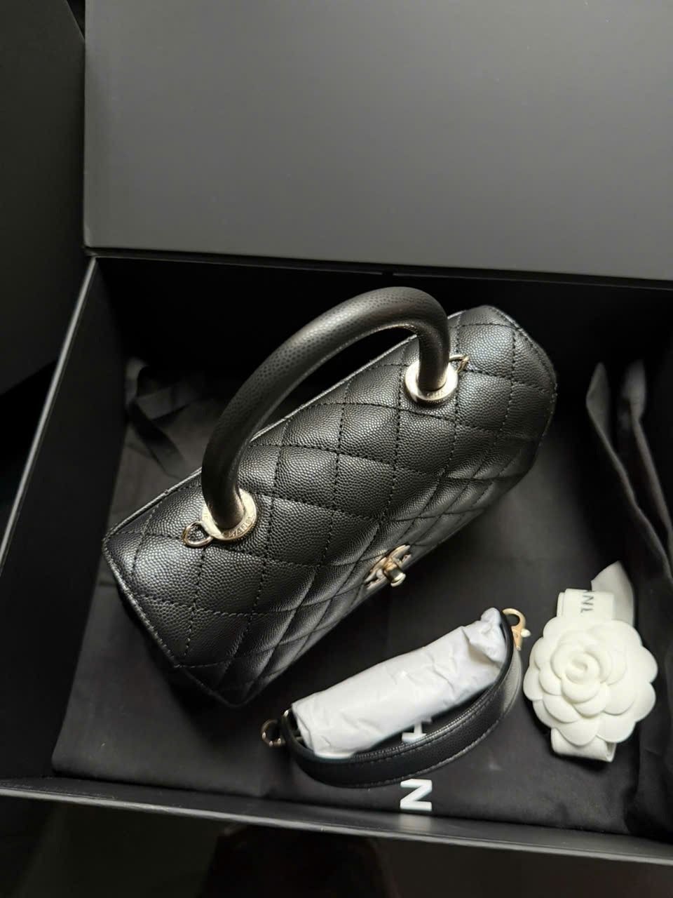 Chanel Coco Handle Small 9.5 Black Caviar LGHW 2026 - 26******, Luxury ...
