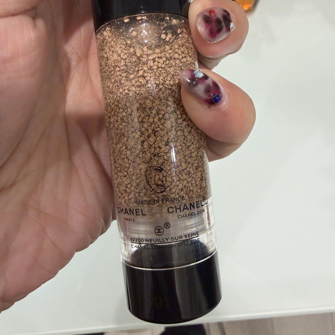 Chanel Les Beiges Water-Fresh Complexion Touch 20ML (Category: Makeup) located in Quezon City. Submitted by prelovedbygirliess (Listing ID 1468353162, Image 2). Description: * Brand: CHANEL * Product: Les Beiges Water-Fresh Complexion Touch * Shade: B30 * Size: 20ml / 0.7 fl. oz. * Condition: Preloved * Actual item shown in photos.