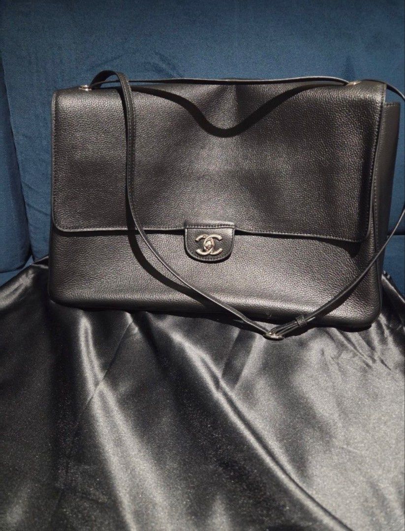 Chanel Maxiflap Leather Shoulder Bag (Category: Luxury Bags & Wallets) located in Makati City. Submitted by iamruka (Listing ID 1468334514, Image 1). Description: Rfs: decluttering some loc; makati can do lalamove for sdd LP ALREADY ‼️‼️ - Silver-tone hardware with iconic CC turnlock closure - Luxurious burgundy leather interior with embossed logo and Made in Italy stamp - Adjustable strap featuring a branded metal buckle - Convenient zippered in