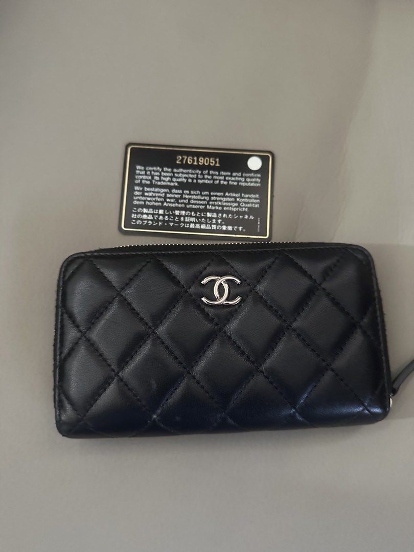 Chanel Zipped Wallet (Category: Luxury Bags & Wallets) located in Muntinlupa City. Submitted by onemanila (Listing ID 1468328139, Image 1). Description: Complete inclusion, guaranteed authentic. Open for layaway. .