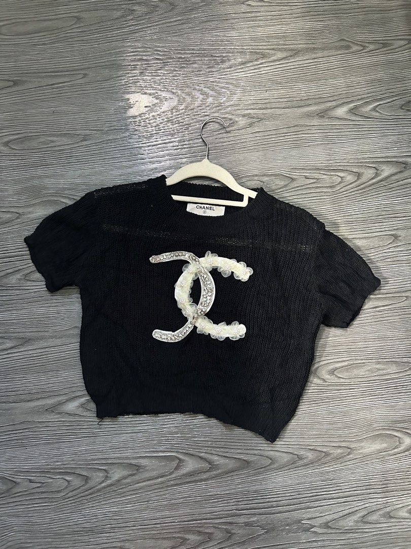 Channel Knitted Crop-Top (Category: Others Tops) located in Dasmarinas. Submitted by zn_upcldtrs (Listing ID 1468351985, Image 1). Description: - 16 W / 15 L - Excellent Condition .