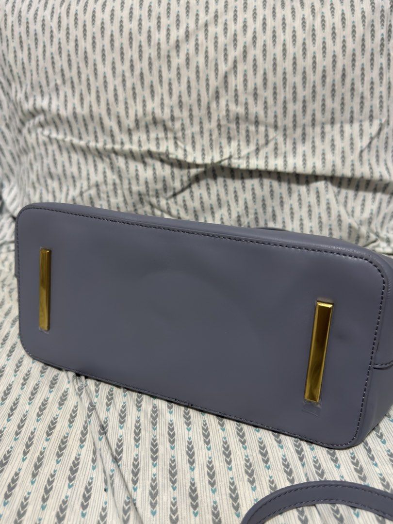 charles & keith 2 way shania bag (Category: Cross-body Bags) located in Manila. Submitted by steal4days (Listing ID 1468399146, Image 3). Description: excellent condition.
