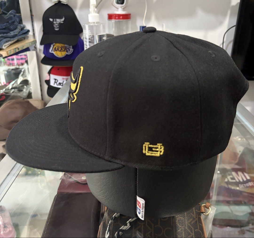Chicago Bulls snapback (Category: Caps & Hats) located in Pinamalayan. Submitted by danilotubero08 (Listing ID 1468346865, Image 2). Description: Chicago Bulls Snapback by Ultragame.
