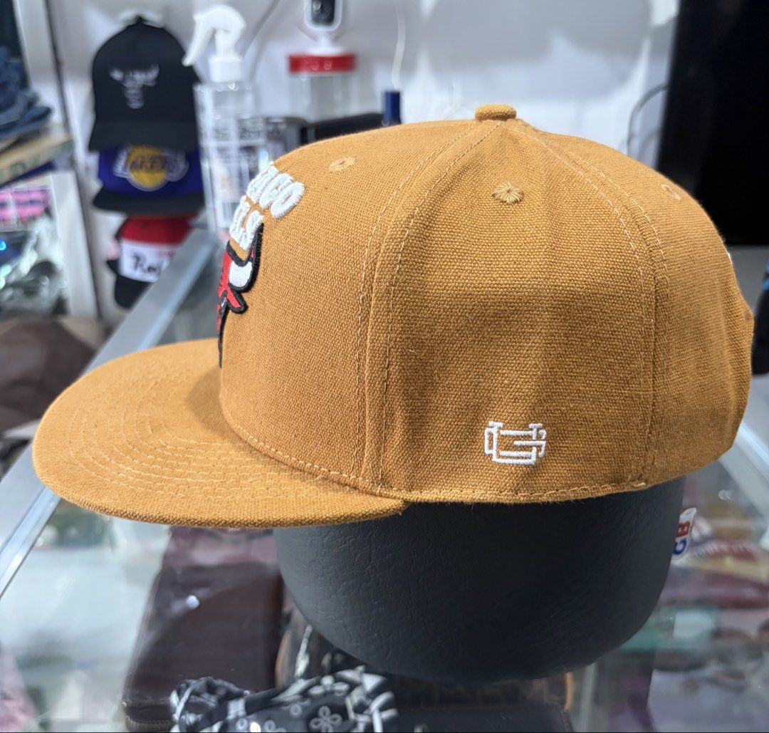 Chicago Bulls Snapback by Ultragame (Category: Caps & Hats) located in Pinamalayan. Submitted by danilotubero08 (Listing ID 1468346343, Image 2). Description: Chicago Bulls snapback Carhartt vibes canvass material by Ultragame.