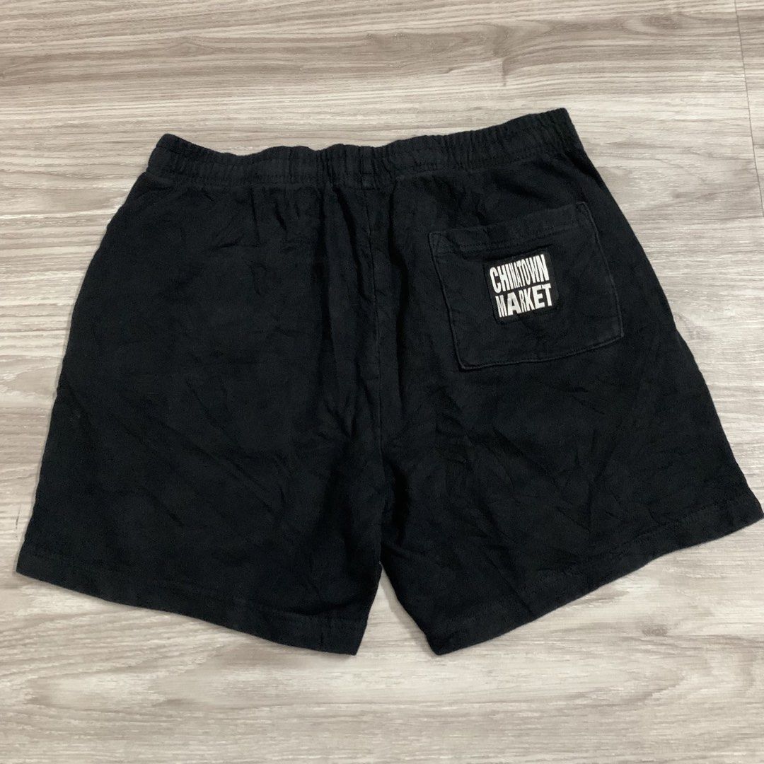 Chinatown market (Category: Shorts) located in Cavite. Submitted by yobubsss (Listing ID 1468449122, Image 2). Description: Size Large 32-36w 16L Good condition Issue hairline sa print see last pic.