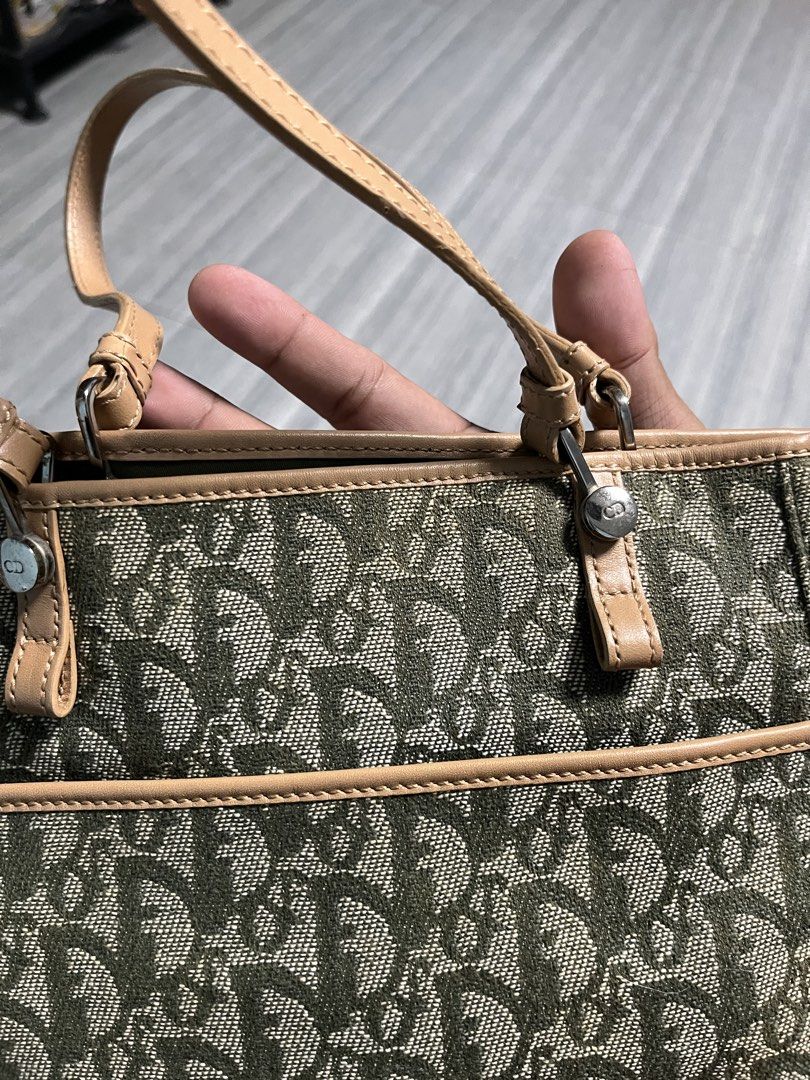 Christan Dior Diorissimo Tote (Category: Luxury Bags & Wallets) located in Calapan. Submitted by axlefinestpicks (Listing ID 1468469345, Image 2). Description: Great condition. Check the pics. Minor fade/wear on the inner zip lining. No tears, leather peels or rubs. Asking 25k but open for good offers..