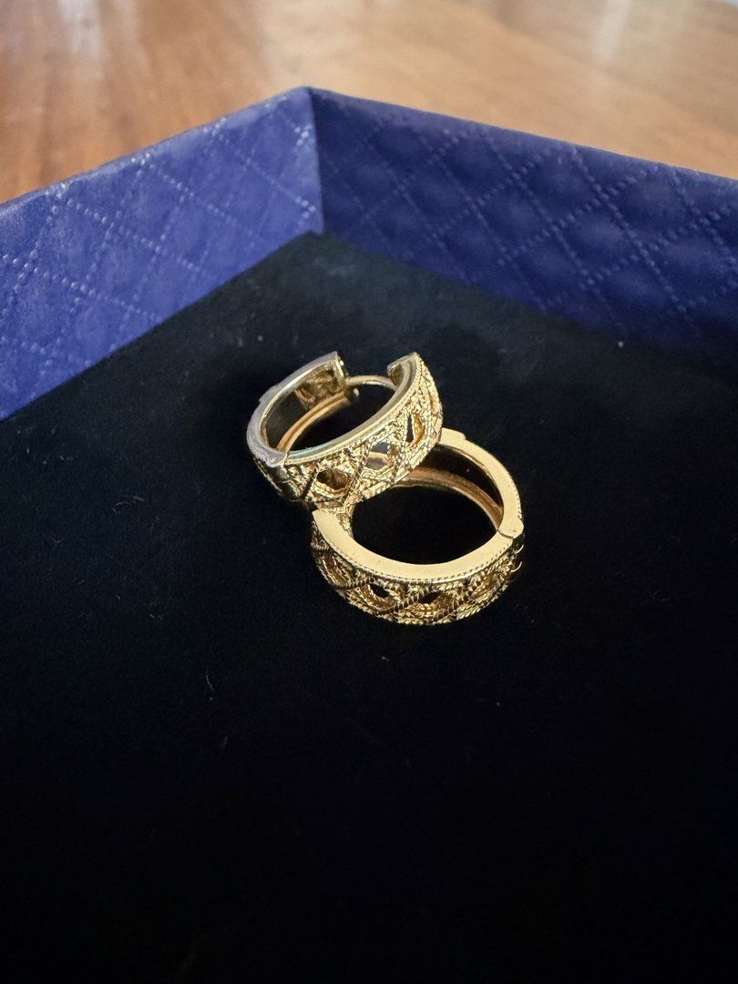 Hoops Earrings, CD, Japan gold K18 (Category: Earrings) located in Las Pinas. Submitted by cath_mill (Listing ID 1468308444, Image 3). Description: Hoops/huggies My Dior K18 Japan yg 3.7 g Not selling per g Brand new w box Ships from Las Pinas Thank you .