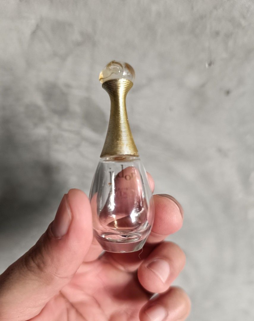 Christian Dior Jadore 7ml Refillable Perfume Bottle (Category: Everything Else Others) located in Bacoor. Submitted by nineties_kid (Listing ID 1468384871, Image 1). Description: <=== Christian Dior Jadore 7ml Refillable Perfume Bottle *Issue: Chip glass on its bottle cover _________________________ -Modes Of Delivery: J&T/Lalamove/ LBC (Cash on Pick-up/COD) -Meet-up (Bacoor Cavite Area/Mandaluyong-Shaw,Hulo,Makati Ave) -Modes Of Payment: GCASH N