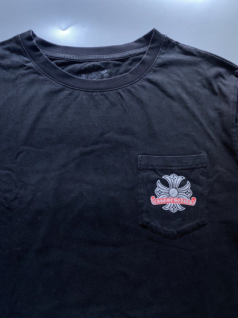 Chrome Hearts - Horseshoe Logo (Category: Tshirts & Polo Shirts ) located in Angeles City. Submitted by rachelzane (Listing ID 1468337249, Image 3). Description: Very Good Condition SIZE: L on tag Color Rate: 8.5/10 Issue: Crack Print on back (check pictures) DIMENSION: WIDTH : 21inches LENGTH: 29 inches NOTE: •Color may vary due to lightning • Check measurements written in the description • Ask any questions before sending offers • Offers are we