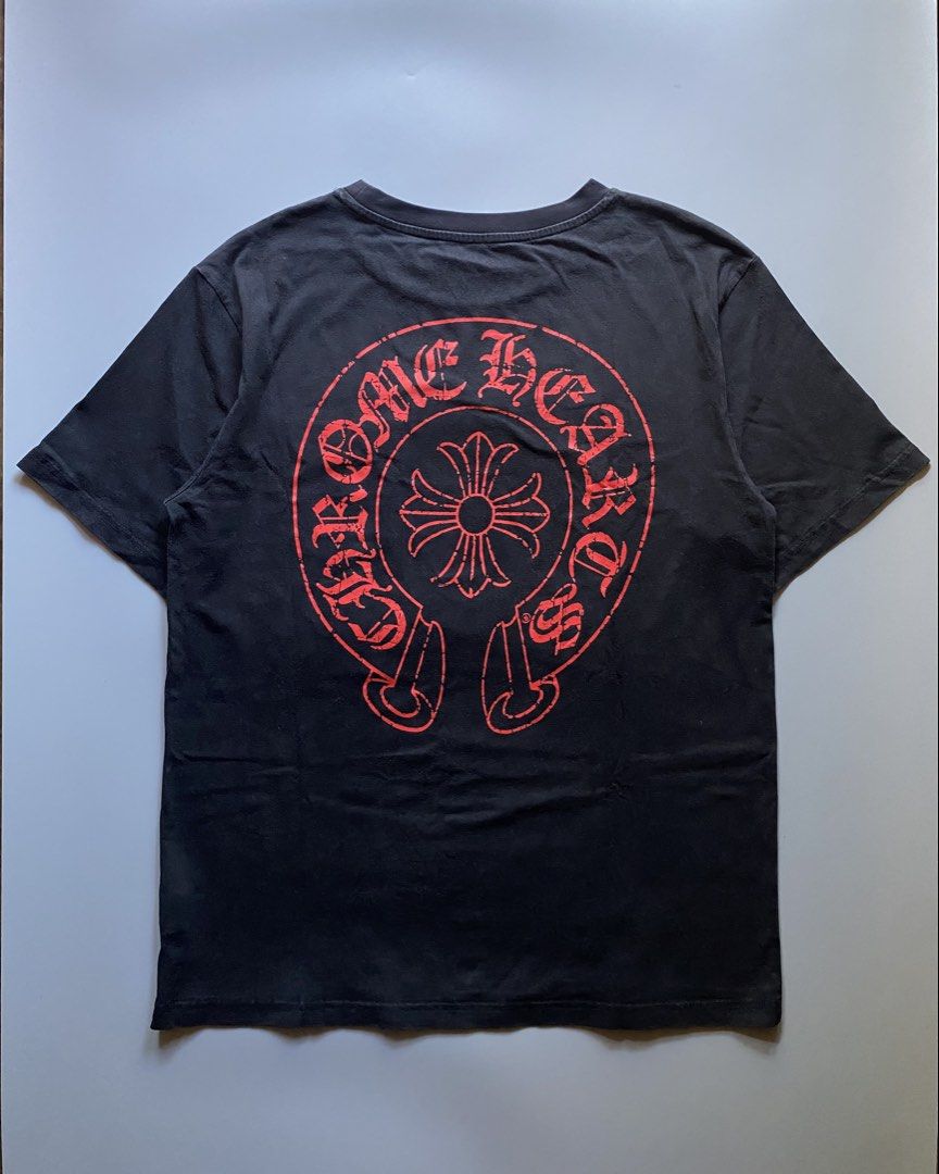 Chrome Hearts - Horseshoe Logo (Category: Tshirts & Polo Shirts ) located in Angeles City. Submitted by rachelzane (Listing ID 1468337249, Image 2). Description: Very Good Condition SIZE: L on tag Color Rate: 8.5/10 Issue: Crack Print on back (check pictures) DIMENSION: WIDTH : 21inches LENGTH: 29 inches NOTE: •Color may vary due to lightning • Check measurements written in the description • Ask any questions before sending offers • Offers are we