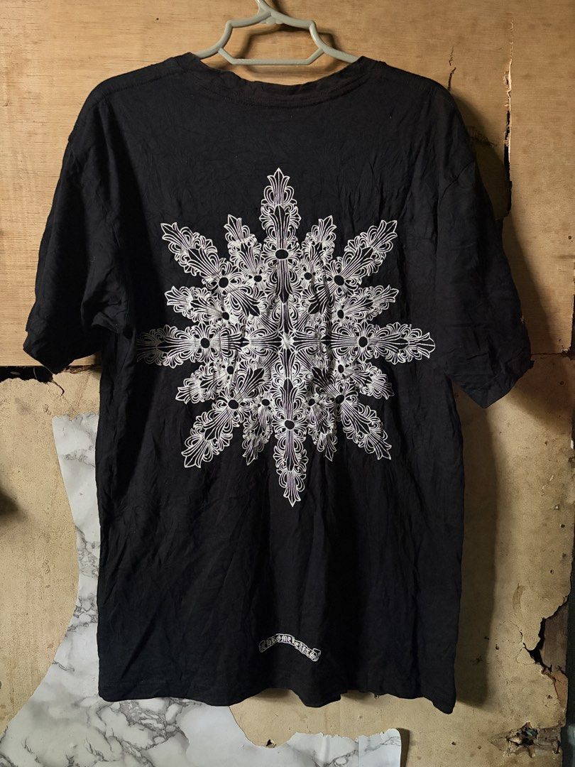 Chrome Hearts Snowflake Tee (Category: Tshirts & Polo Shirts ) located in Abuyog. Submitted by garments.sl (Listing ID 1468297151, Image 2). Description: Chrome Hearts Snowflake Tee Small 19-20w / 27l Minimal hairlines on prints.