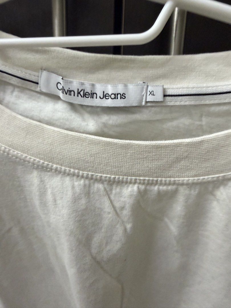 CK Calvin Klein Cropped Top (Category: Shirts) located in Mandaluyong City. Submitted by mry.mry (Listing ID 1468314202, Image 2). Description: .
