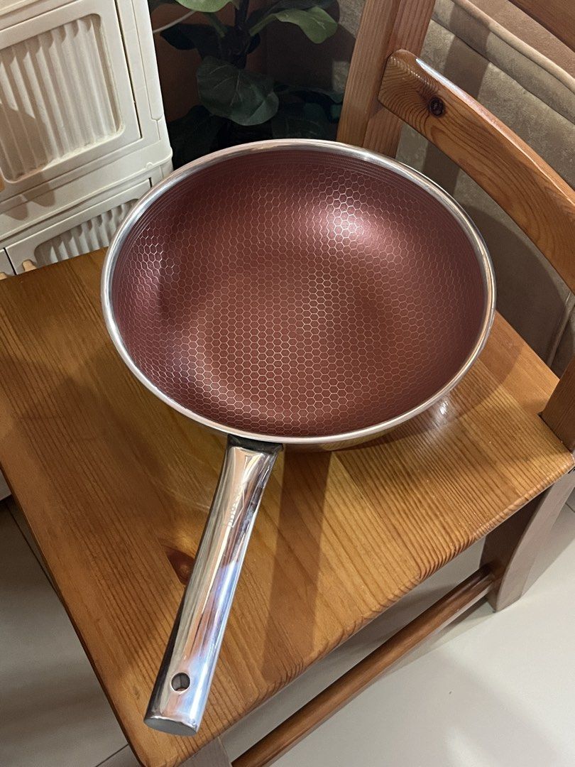 CLADIN WOKPAN (Category: Cookware & Accessories) located in Santa Rosa. Submitted by kattiepurry (Listing ID 1468314386, Image 2). Description: Premium Cladin Hybrid 28cm wokpan Suitable for all cooktops! Location📍Santa Rosa, Nueva Ecija .