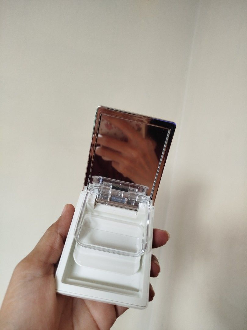 Clinique compact case ✨ (Category: Makeup) located in Naga. Submitted by jea1991 (Listing ID 1468356700, Image 2). Description: .