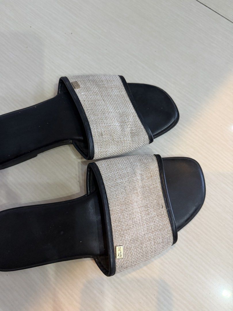 CLN Birmingham Slides in beige & black (Category: Slippers and slides) located in Iloilo. Submitted by youngrabbit.b5670d (Listing ID 1468380340, Image 2). Description: Bought in the mall Preloved .