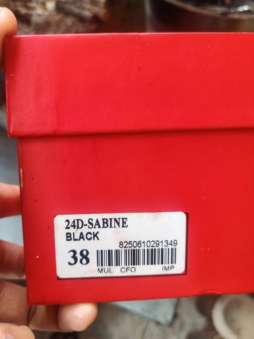 CLN Sabine Black Mules Size 38 (Category: Flats & Sandals) located in Taguig. Submitted by valentinekiwi (Listing ID 1468284593, Image 3). Description: - Brand: CLN - Style: Sabine Black Mules - Size: EU 38 - Design: Slip-on with chic gold chain link accent - Comfort: Flat heels and soft cushioned insoles - Condition: Worn only a few times, minimal creasing on upper - Inclusion: Original red shoebox included.