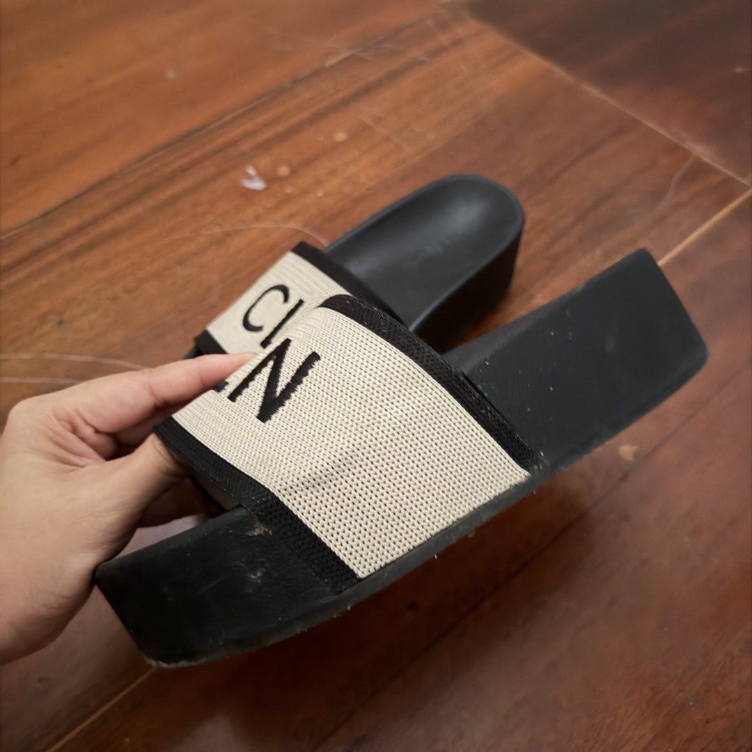 CLN Sandals (Category: Flats & Sandals) located in Caloocan City. Submitted by anne0532 (Listing ID 1468339653, Image 2). Description: .