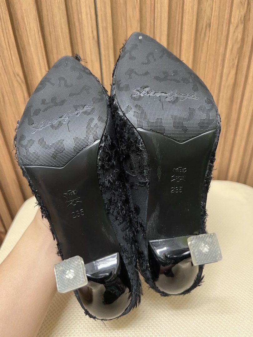 Close Shoes Heels (Category: Heels) located in Cebu City. Submitted by mifinity (Listing ID 1468410513, Image 3). Description: Trendy Women's Heels Slip On Black Heels Shoes with elegant design for office Casual Outfits✨ Size: 37.
