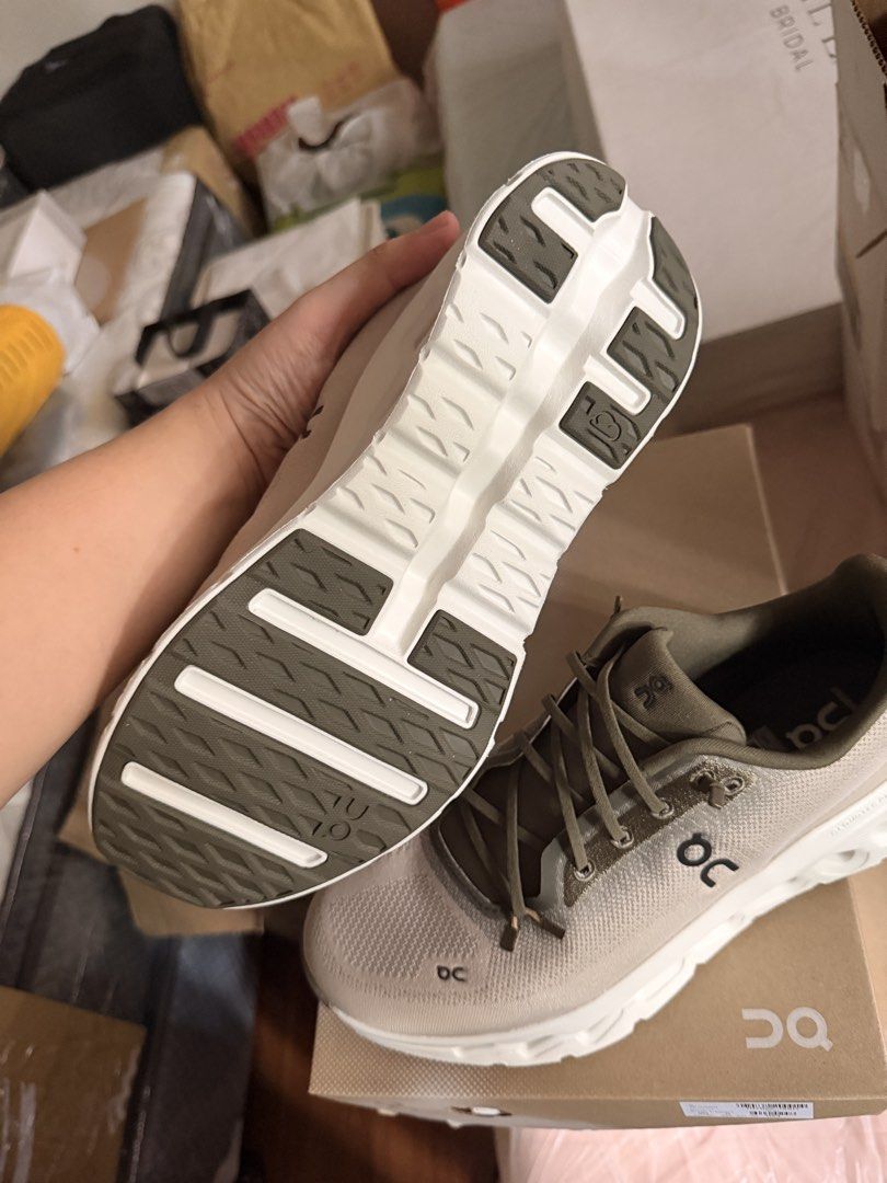 Cloudtilt Desert Olive 9.5 (Category: Sneakers) located in San Juan City. Submitted by drew4601 (Listing ID 1468315644, Image 3). Description: Bnew from japan billy’s On cloudtilt desert olive 9.5.mens Rfs. Extra pair Loc. Cainta.