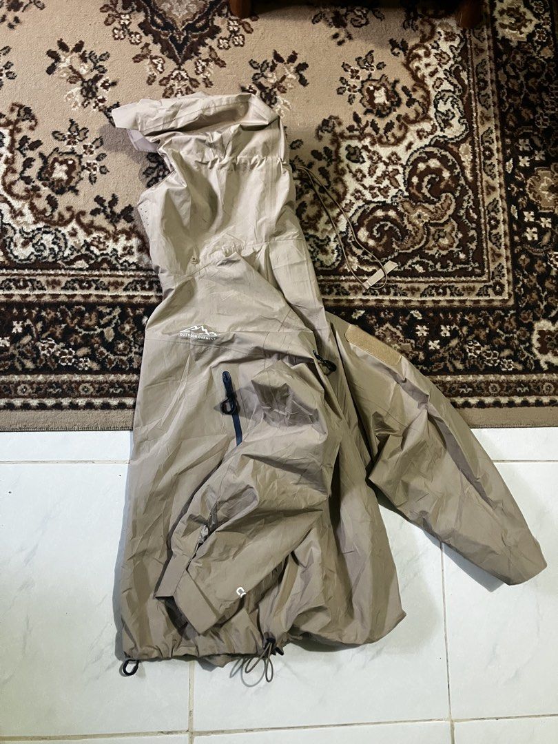 CMF Outdoor Garment Pull Shell Coexist (Greige Limited edition colorway) (Category: Coats, Jackets and Outerwear) located in Angeles City. Submitted by dripyco. (Listing ID 1468244790, Image 1). Description: Dimes: Small on size good for 5'5/5'9 height ment 24-25 Width flexi 26-28 Length flexi Key Design Features • Dual-Access Zips: Features distinctive vertical, multi-pull navy blue zippers on the torso for seamless access to multiple interior a