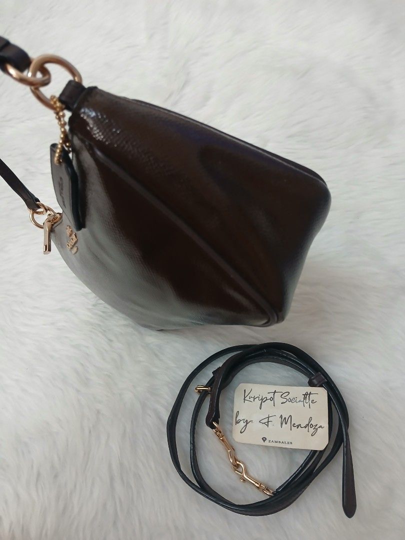 Coach 2 way (Category: Tote Bags) located in Iba. Submitted by kuripot_socialite (Listing ID 1468283734, Image 2). Description: Issue: creed With hang tag & orig sling. Made in the Philippines❤️ ✅️Guaranteed orig. ✅️Money back if proven fake. DISCLAIMER: NO COPYRIGHT INFRINGEMENT INTENDED.ALL CREDIT GOES TO THE RIGHTFUL BRAND OWNERS. Mendoza Fau is not affiliated with any photo,brand & logos mention on this post.We are selling preloved /second ha