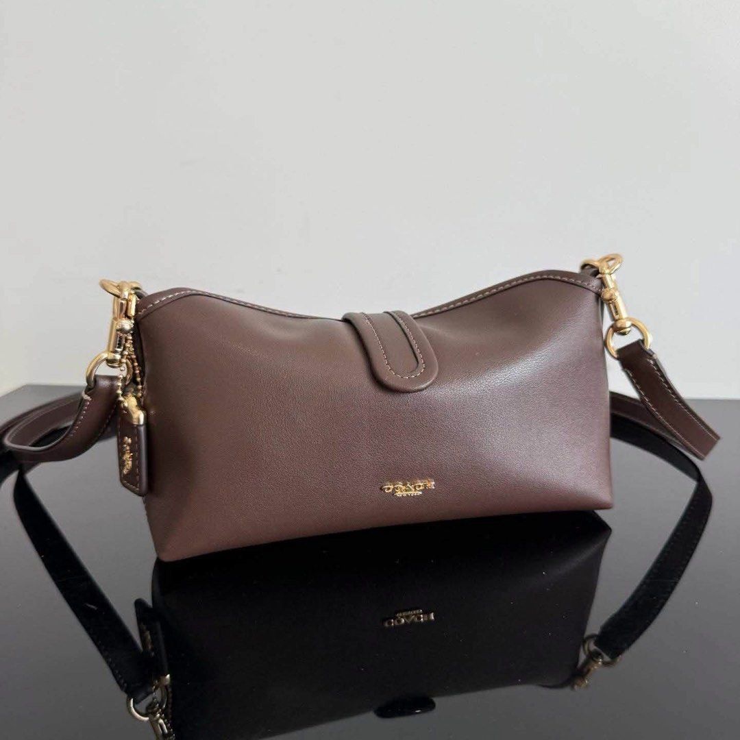 Coach Abbie Shoulder Bag (Category: Shoulder Bags) located in Binan City. Submitted by pinkykeenshop (Listing ID 1468284635, Image 2). Description: .