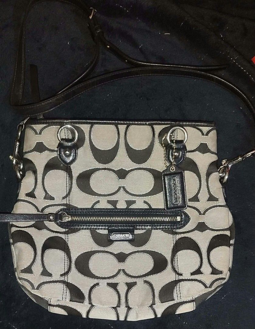 Coach bag (Category: Luxury Bags & Wallets) located in Quezon. Submitted by lucky.rick.shane (Listing ID 1468458660, Image 1). Description: "COACH BAG 👜 "50/50 PARA SA AUTHENTICITY, KAYO NA BAHALA KONG LEGIT OR FAKE "IN VERYGOOD CONDITION "IN VERYGOOD COLORATE 9/10 "ISSUE - SIGN OF USE PARA SAFE UKAY PO KASE 🤗 📍 QUEZON PROVINCE LUCENA CITY ₱ 1500 SHIPPED 🏷️.