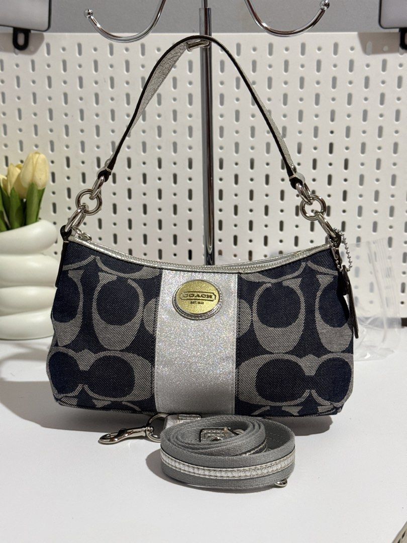 Coach Denim 2way (Category: Luxury Bags & Wallets) located in Manila. Submitted by angelferre04294 (Listing ID 1468392225, Image 1). Description: .