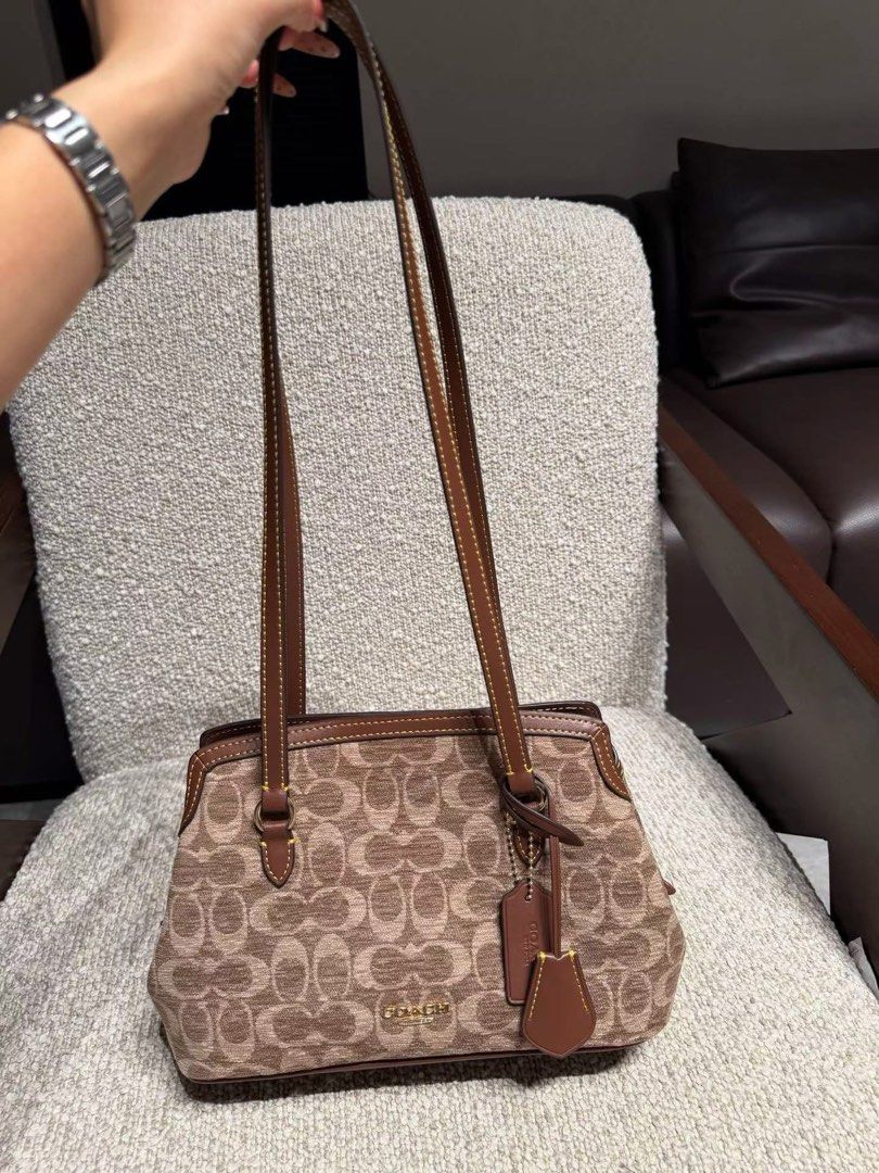 Coach Elise Shoulder Bag (Category: Shoulder Bags) located in Manila. Submitted by btdcbagtrendsdcapul.2 (Listing ID 1468305306, Image 3). Description: Inclusion: Tag, Carecard, Paper Bag, Dustbag, Limited stocks only 📩 Dm for inquiries .