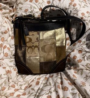 (Category: ) located in . Submitted by preloved_luxurybags (Listing ID 1468328805, Image 1). Description: .