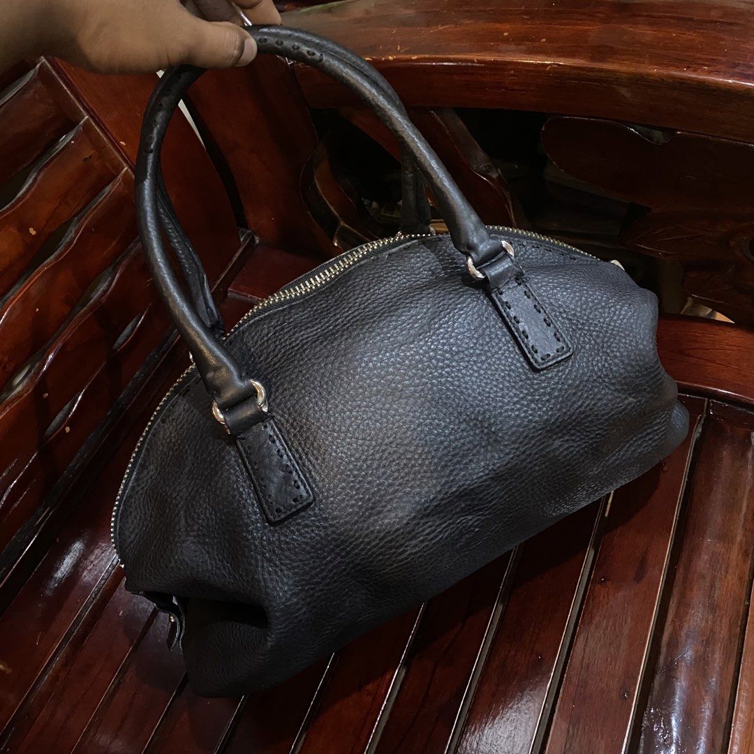Coach Pinnacle Erin Leather Satchel (Category: Tote Bags) located in Cavite. Submitted by lit_loots (Listing ID 1468349051, Image 2). Description: For sale Kots Pinnacle Erin Leather Satchel Style: 18972 Excellent condition Signs of usage only Cavite location 📍 - 2,500 plus sf only 📩.