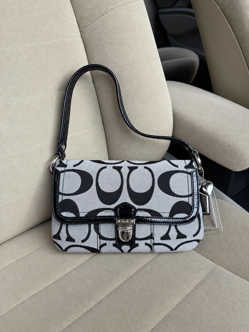 Coach Poppy Lyla (Category: Shoulder Bags) located in Baguio. Submitted by _herarchives (Listing ID 1468451185, Image 1). Description: .