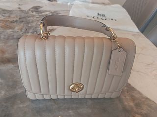(Category: ) located in . Submitted by Love.sg (Listing ID 1468375049, Image 1). Description: .