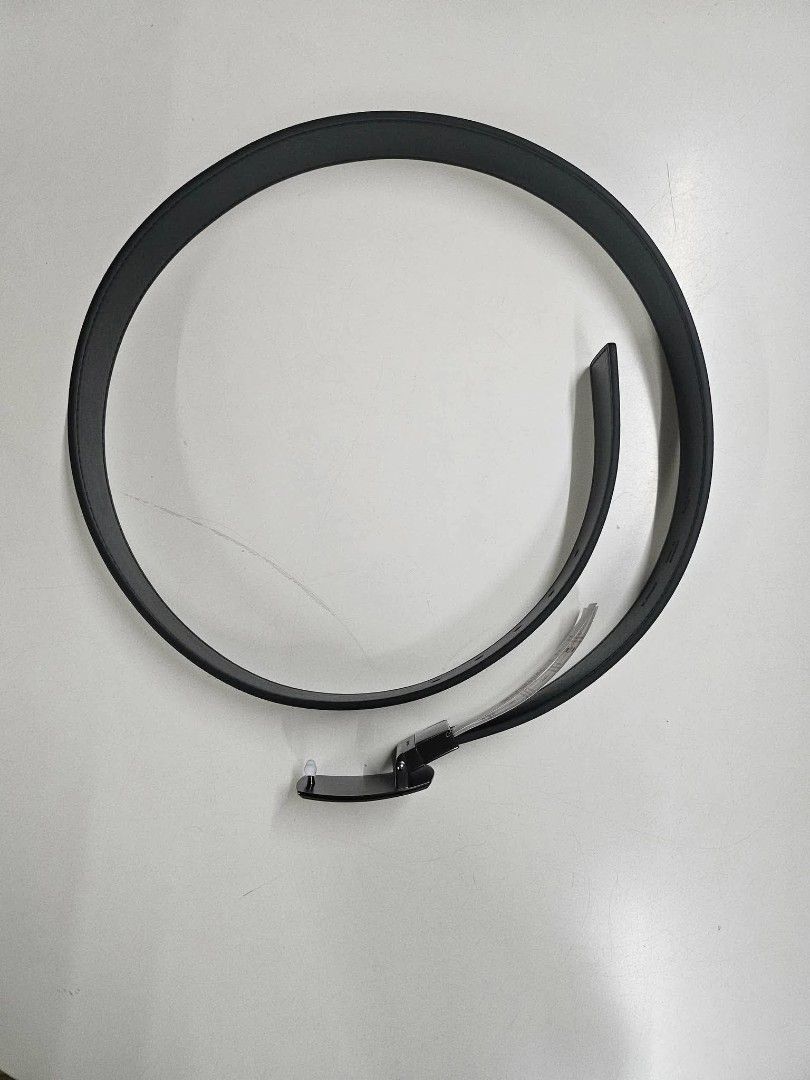 Coach Signature Reversible Belt with Interchangeable Buckles (Category: Belts) located in Pasig City. Submitted by loveeine (Listing ID 1468331877, Image 2). Description: - Brand: Coach - Design: Signature canvas in black/charcoal grey, reversible to solid black - Buckles: Includes 2 interchangeable buckles (modern plaque buckle and classic pin buckle) - Condition: Brand new with tags attached - Packaging: Comes in the original Coach gift box - 1