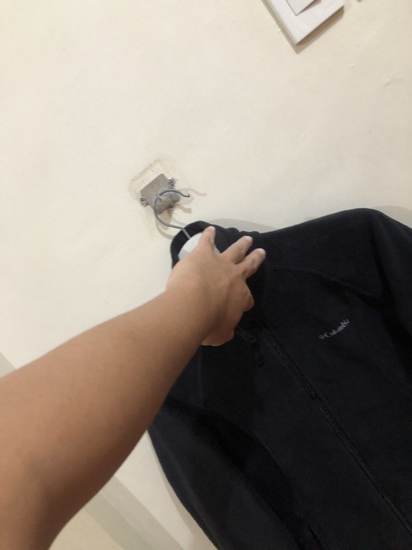 Columbia Fleece Black Jacket (Category: Coats, Jackets and Outerwear) located in Oas. Submitted by alithrifthunter (Listing ID 1468355551, Image 3). Description: .
