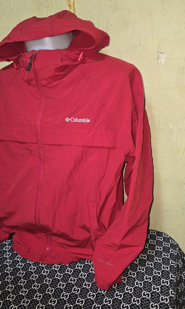 Columbia jacket (Category: Coats, Jackets and Outerwear) located in Hinigaran. Submitted by thrift_street_6106 (Listing ID 1468427278, Image 2). Description: Columbia) Omni Shield Dimes. 23x27 Large To Xlarge. Good As new. No issue..