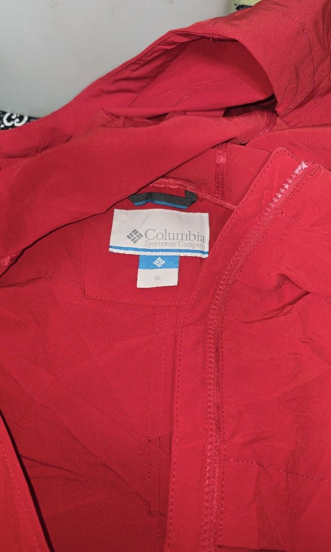 Columbia jacket (Category: Coats, Jackets and Outerwear) located in Hinigaran. Submitted by thrift_street_6106 (Listing ID 1468427278, Image 3). Description: Columbia) Omni Shield Dimes. 23x27 Large To Xlarge. Good As new. No issue..