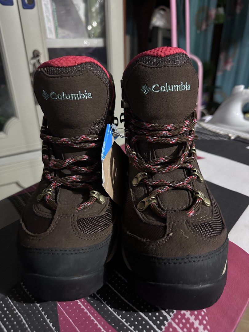 Columbia Newton Redge (Category: Sneakers & Footwear) located in San Jose. Submitted by custodiokhen (Listing ID 1468370066, Image 2). Description: Brand New! Size 6 us.
