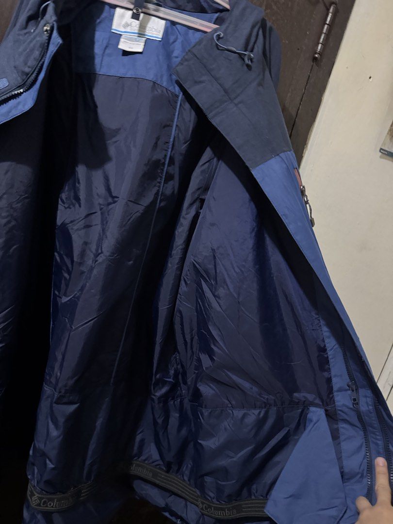 Columbia Omni-Tech Waterproof Jacket XXL (Category: Coats, Jackets and Outerwear) located in Manila. Submitted by wiseearth.075b2f (Listing ID 1468483919, Image 2). Description: - Brand: Columbia Interchange -₱3575 nego -Dimension 34 length 29 width -100% legit/ excellent condition no issue -we can do meet and COD - Color: Blue and Navy - Size: XXL - Material/Tech: Omni-Tech waterproof and breathable fabric - Pockets: Two red-zippered chest pocke
