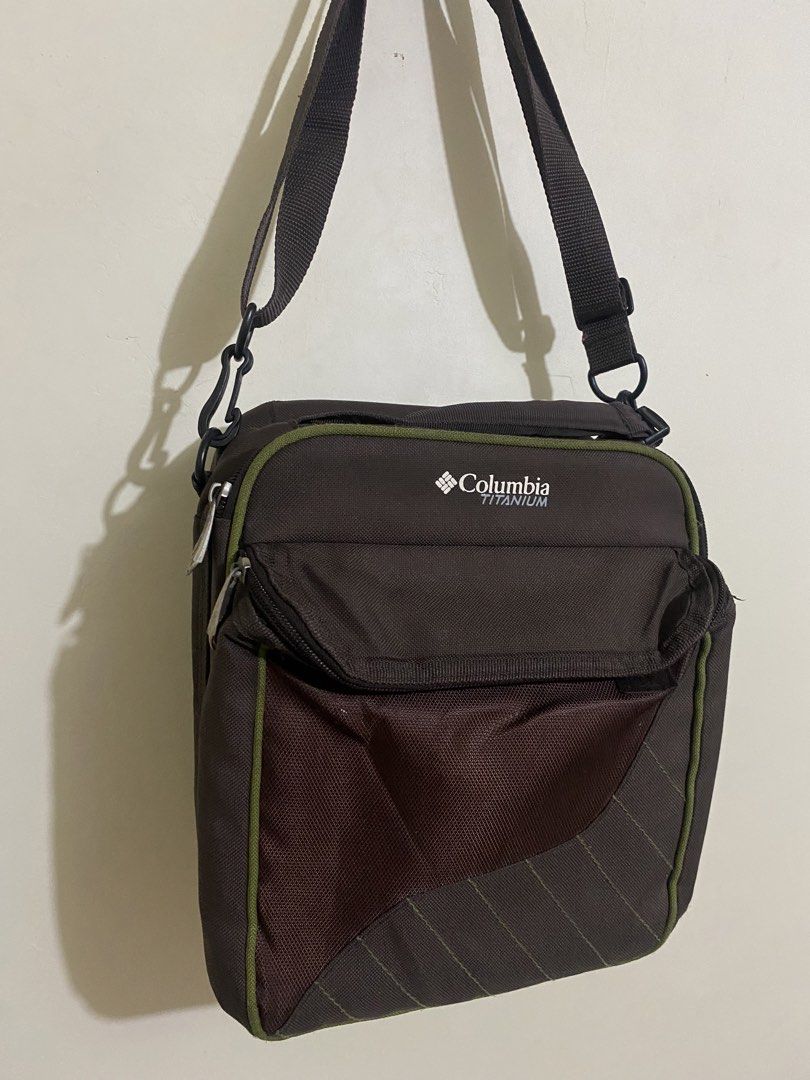 Columbia Superior Summit Expandable Insulated Lunch Pack (Category: Sling Bags) located in Calamba. Submitted by zeusthriftfinds (Listing ID 1468458973, Image 2). Description: Columbia Superior Summit Expandable Insulated Lunch Pack -Can Fit Clothes •Width: 9 •Length: 9.5 •Excellent Condition •Color Rate: 9.8/10 •Issue: None 📍Calamba, Laguna 🏷️ 450 + sf 📩.
