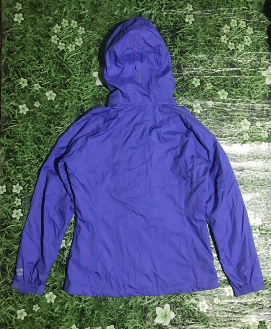 COLUMBIA UNISEX TITANIUM JACKET (Category: Coats, Jackets and Outerwear) located in Cebu City. Submitted by nelsonix (Listing ID 1468331015, Image 3). Description: COLUMBIA UNISEX TITANIUM JACKET SIZE SMALL W19 L25to26 EXCELLENT CONDITION 9.5/10 COLOR RATE WATER REFILLANT BLUE COLORWAY NO ISSUE .
